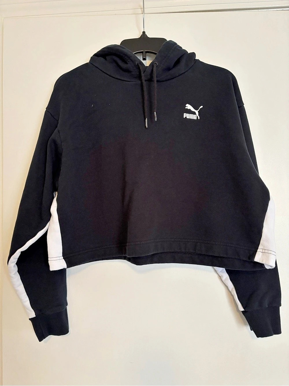 Puma Classics Cropped Hoodie Black & White Size Large